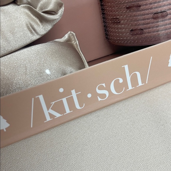 Kitsch Satin Heatless Styling Set in Champagne Blush - Picture 2 of 11